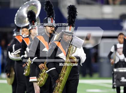 Thumbnail 2 in Mart vs. Refugio (UIL 2A Division 1 Final) photogallery.