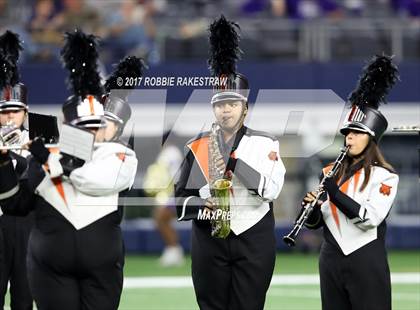 Thumbnail 3 in Mart vs. Refugio (UIL 2A Division 1 Final) photogallery.