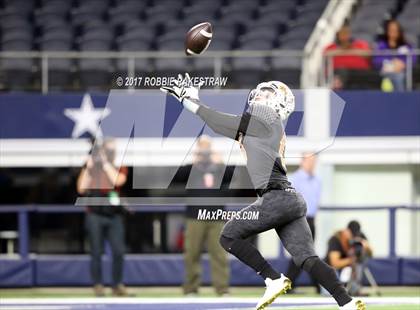 Thumbnail 3 in Mart vs. Refugio (UIL 2A Division 1 Final) photogallery.