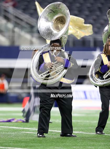 Thumbnail 1 in Mart vs. Refugio (UIL 2A Division 1 Final) photogallery.