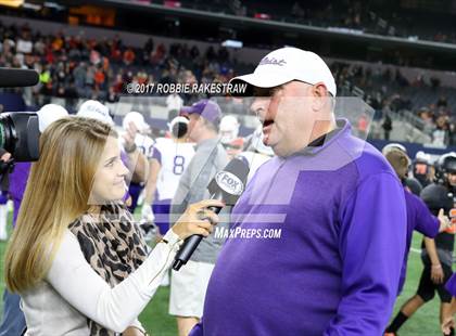 Thumbnail 1 in Mart vs. Refugio (UIL 2A Division 1 Final) photogallery.