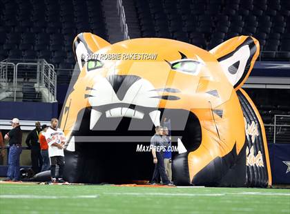 Thumbnail 1 in Mart vs. Refugio (UIL 2A Division 1 Final) photogallery.