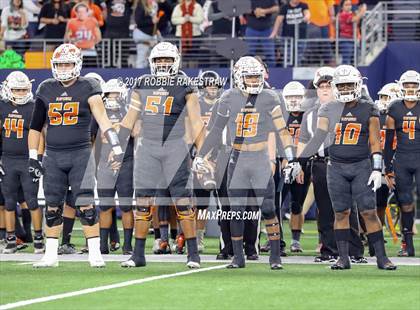 Thumbnail 2 in Mart vs. Refugio (UIL 2A Division 1 Final) photogallery.