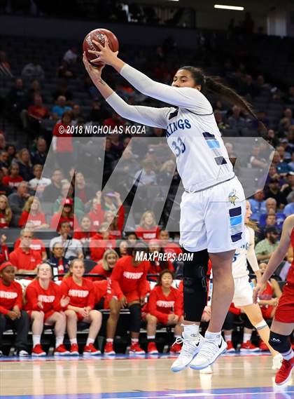 Thumbnail 2 in Redondo Union vs. Pleasant Valley (CIF State D2 Finals) photogallery.