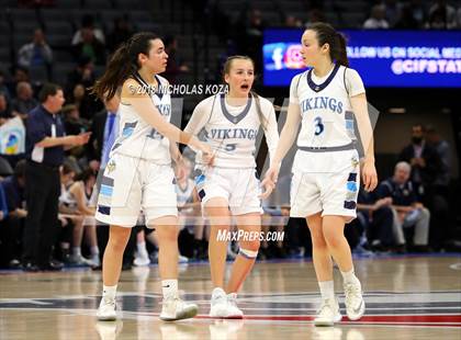 Thumbnail 3 in Redondo Union vs. Pleasant Valley (CIF State D2 Finals) photogallery.