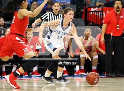 Thumbnail 3 in Redondo Union vs. Pleasant Valley (CIF State D2 Finals) photogallery.