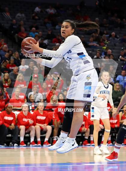 Thumbnail 3 in Redondo Union vs. Pleasant Valley (CIF State D2 Finals) photogallery.