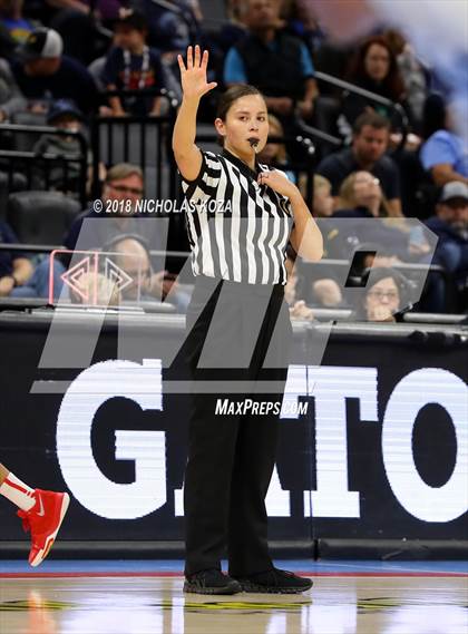 Thumbnail 3 in Redondo Union vs. Pleasant Valley (CIF State D2 Finals) photogallery.
