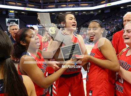 Thumbnail 3 in Redondo Union vs. Pleasant Valley (CIF State D2 Finals) photogallery.