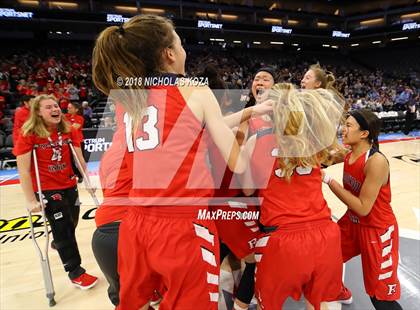 Thumbnail 3 in Redondo Union vs. Pleasant Valley (CIF State D2 Finals) photogallery.