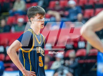 Thumbnail 3 in Wayne vs Glens Falls (NYSPHSAA Class A Semifinal) photogallery.