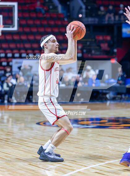 Thumbnail 1 in Wayne vs Glens Falls (NYSPHSAA Class A Semifinal) photogallery.