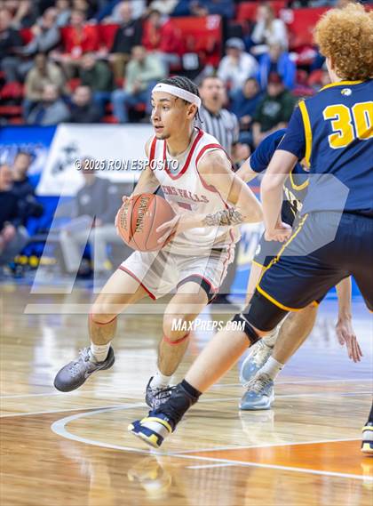 Thumbnail 3 in Wayne vs Glens Falls (NYSPHSAA Class A Semifinal) photogallery.