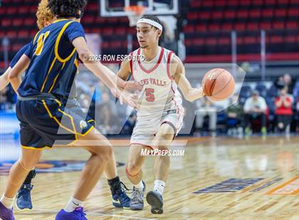 Thumbnail 2 in Wayne vs Glens Falls (NYSPHSAA Class A Semifinal) photogallery.