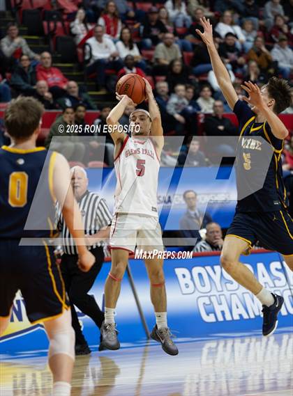 Thumbnail 2 in Wayne vs Glens Falls (NYSPHSAA Class A Semifinal) photogallery.
