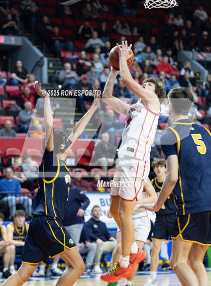 Thumbnail 3 in Wayne vs Glens Falls (NYSPHSAA Class A Semifinal) photogallery.