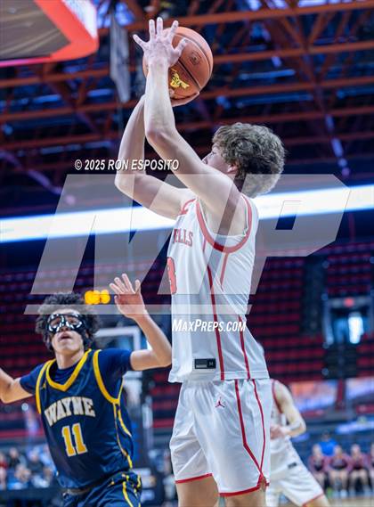 Thumbnail 2 in Wayne vs Glens Falls (NYSPHSAA Class A Semifinal) photogallery.