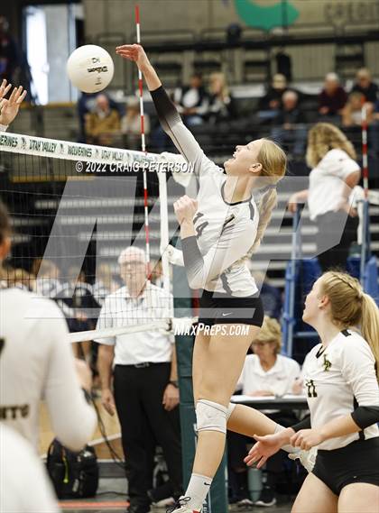 Thumbnail 2 in Lone Peak vs. Riverton (UHSAA 6A Second Round) photogallery.