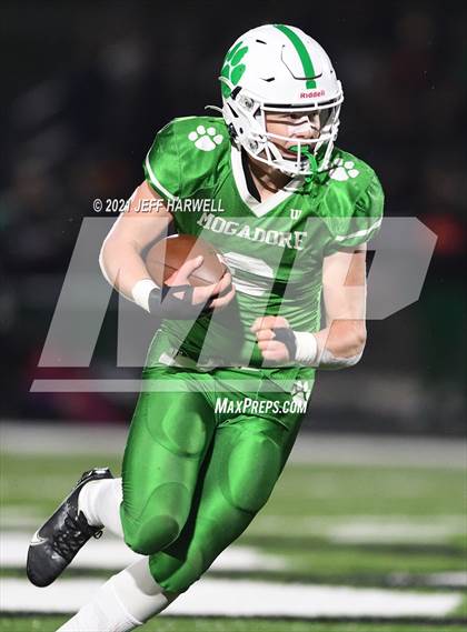 Thumbnail 3 in Canton Central Catholic @ Mogadore (OHSAA D6 Regional) photogallery.