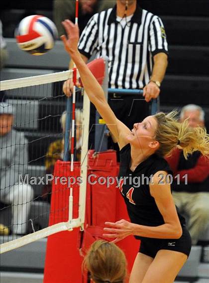 Thumbnail 2 in Dover vs. Spring Grove photogallery.