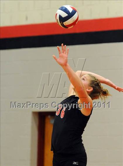Thumbnail 1 in Dover vs. Spring Grove photogallery.
