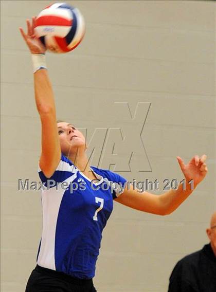 Thumbnail 1 in Dover vs. Spring Grove photogallery.