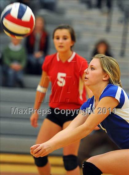 Thumbnail 3 in Dover vs. Spring Grove photogallery.