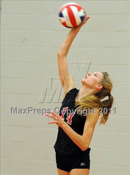 Thumbnail 2 in Dover vs. Spring Grove photogallery.