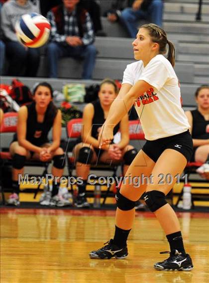 Thumbnail 1 in Dover vs. Spring Grove photogallery.