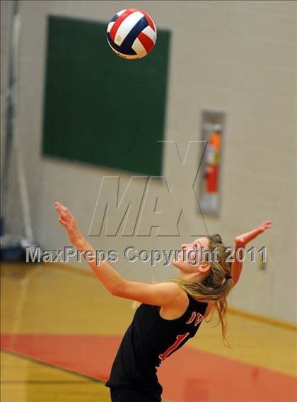 Thumbnail 1 in Dover vs. Spring Grove photogallery.