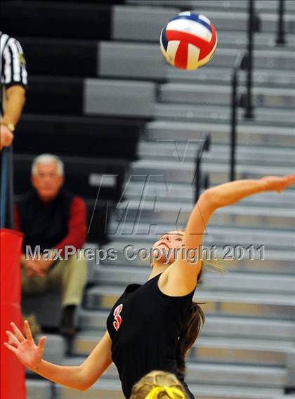 Thumbnail 1 in Dover vs. Spring Grove photogallery.