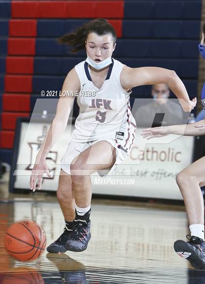 Thumbnail 1 in Maria Regina @ Kennedy Catholic photogallery.