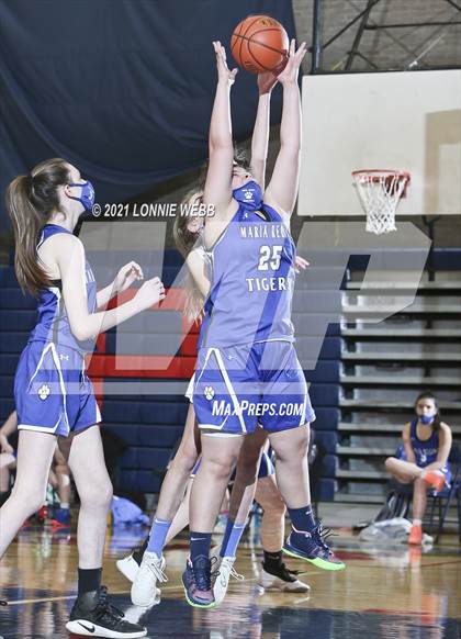 Thumbnail 1 in Maria Regina @ Kennedy Catholic photogallery.