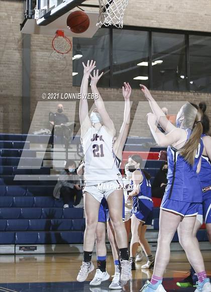 Thumbnail 1 in Maria Regina @ Kennedy Catholic photogallery.