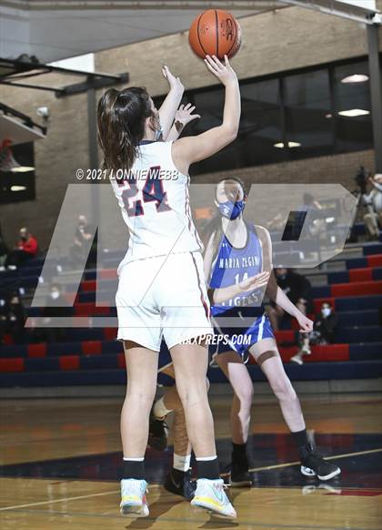 Thumbnail 3 in Maria Regina @ Kennedy Catholic photogallery.
