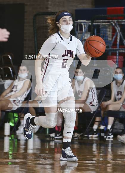 Thumbnail 2 in Maria Regina @ Kennedy Catholic photogallery.