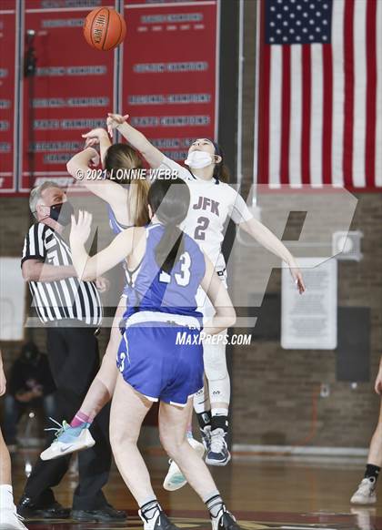 Thumbnail 2 in Maria Regina @ Kennedy Catholic photogallery.