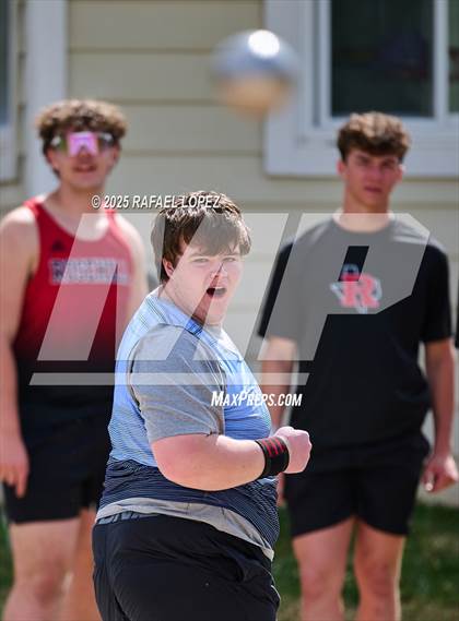 Thumbnail 2 in Rosehill Eagles Relays (Shot Put) photogallery.