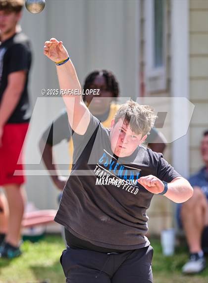 Thumbnail 3 in Rosehill Eagles Relays (Shot Put) photogallery.