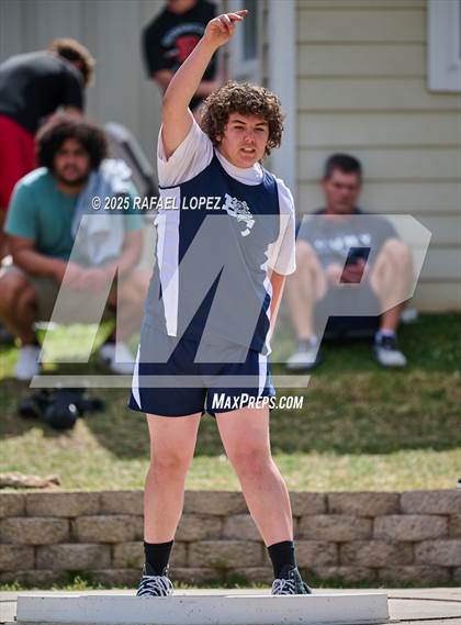 Thumbnail 3 in Rosehill Eagles Relays (Shot Put) photogallery.