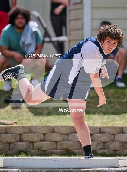Thumbnail 2 in Rosehill Eagles Relays (Shot Put) photogallery.