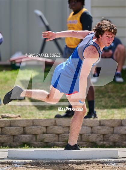 Thumbnail 2 in Rosehill Eagles Relays (Shot Put) photogallery.