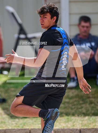 Thumbnail 1 in Rosehill Eagles Relays (Shot Put) photogallery.