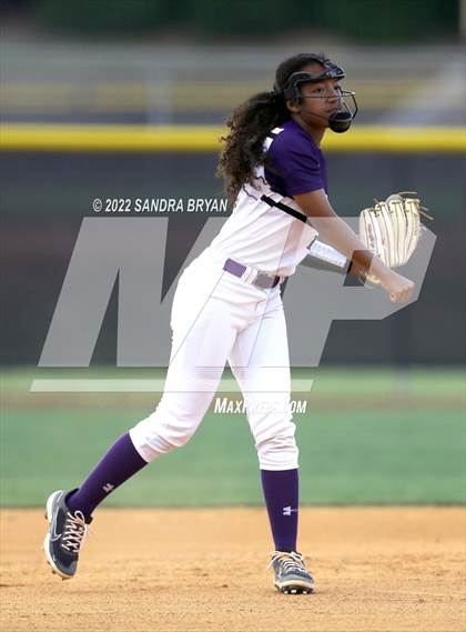 Thumbnail 3 in Ardrey Kell vs Myers Park (NCHSAA Round 2 Playoff) photogallery.