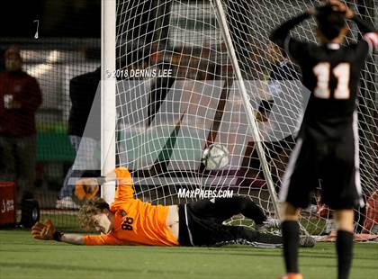 Thumbnail 2 in Pittsburg vs. De La Salle (CIF NCS D1 Semifinal) photogallery.