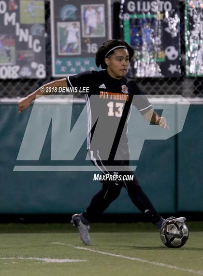 Thumbnail 2 in Pittsburg vs. De La Salle (CIF NCS D1 Semifinal) photogallery.