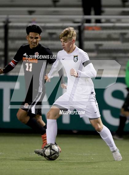 Thumbnail 1 in Pittsburg vs. De La Salle (CIF NCS D1 Semifinal) photogallery.