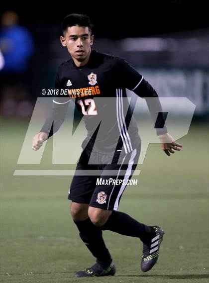 Thumbnail 2 in Pittsburg vs. De La Salle (CIF NCS D1 Semifinal) photogallery.