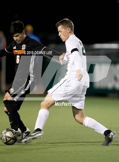 Thumbnail 1 in Pittsburg vs. De La Salle (CIF NCS D1 Semifinal) photogallery.