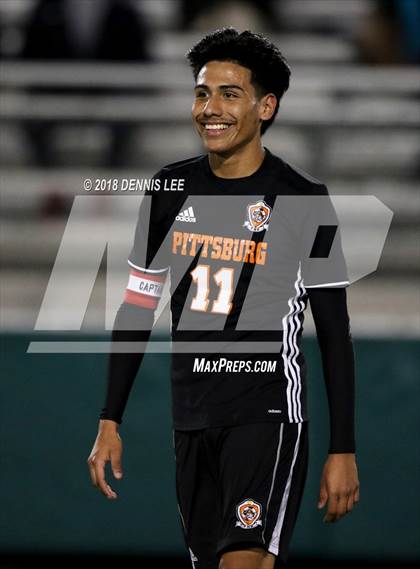 Thumbnail 3 in Pittsburg vs. De La Salle (CIF NCS D1 Semifinal) photogallery.